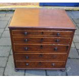 Small 19th century specimen cabinet on turned feet L 38 cm, D 32 cm, H 37.