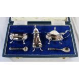 Cased silver condiment set Sheffield 1976 maker Roberts & Belk weight 4.