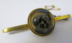 15ct gold reverse crystal intaglio brooch of a dog