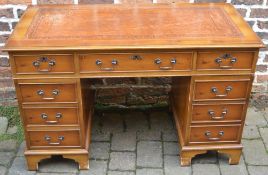 Reproduction Georgian pedestal desk with inset leather skiver