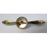 Tested as 15 ct gold reverse crystal intaglio brooch of a fox