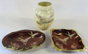 Carlton ware 'ducks' pattern vase H 19 cm with two rouge royale dishes