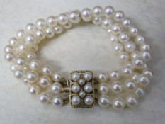 3 strand pearl bracelet with 9ct gold clasp