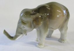 Royal Dux elephant no 672 L 21 cm