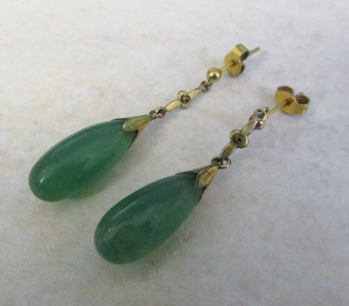 Tested as 9ct gold jade drop earrings L 4 cm