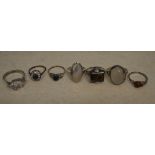 7 costume jewellery / dress rings,
