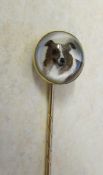 18ct gold reverse crystal intaglio of a collie dog stick pin total weight 3.