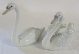 2 large Lladro swans no 5230 and 5231 (boxed)