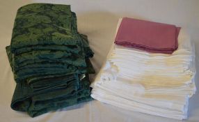 Approx 10 green tablecloths, 5 white tablecloths,