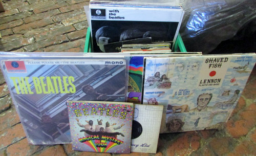 7 The Beatles LPs and 25 singles inc With the Beatles, Please Please Me,