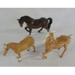 3 Beswick horse (af)