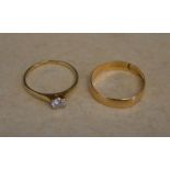 2 9ct gold rings, total approx weight 2.