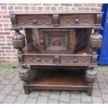 Late Victorian carved oak court cupboard in the Jacobean style H 122 cm, L 107 cm,