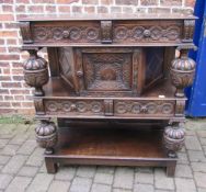 Late Victorian carved oak court cupboard in the Jacobean style H 122 cm, L 107 cm,