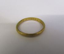 Gold posy ring with inscription 'Love is the caure' weight 1.