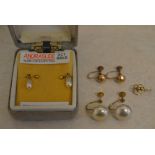 3 pairs of 9ct gold earrings and one loose 9ct gold earring, total approx weight 6.