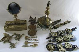 Assorted brassware inc ducks,