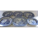 Assorted blue and white meat plates (1 af)