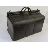 Large Gladstone leather bag with brass fasteners L 53 cm D 30 cm H 35 cm