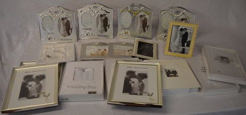 Ex shop stock, approx 17 unused wedding themed items including photo frames, photo albums,