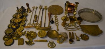 Various brassware including local horse brasses, crumb tray and brush, bullet casings,