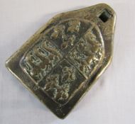 Rare 7lb bronze wool weight with armorial shield possibly 16th century with h crowned marks and EL
