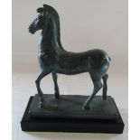 Bronze effect resin greek horse on stand by Austin Prod Inc 1969 L 26 cm H 30.