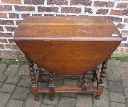 Oak gate leg table