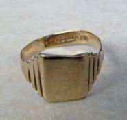 9ct gold mens ring size R weight 4 g (misshapen)