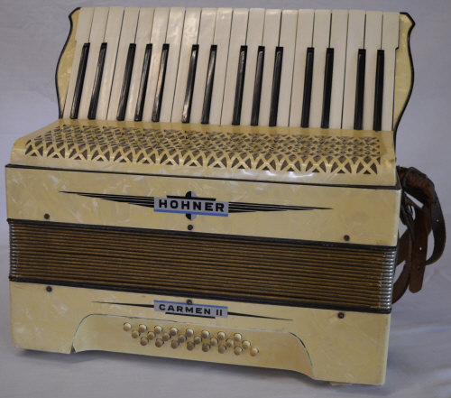 Hohner Carmen II Accordion