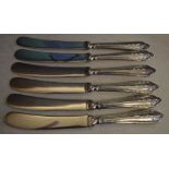 6 silver handled butter knives, Sheffield 1924, total approx weight 4.