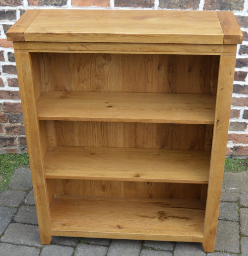 Modern oak bookcase H110cm W89cm