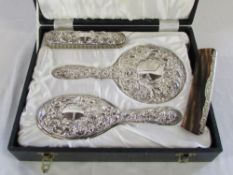 Cased silver backed dressing table set Birmingham 1976