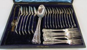 Cased canteen of silver cutlery consisting of serving spoons London 1829 and 1938 5.