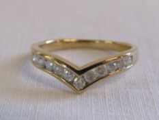 9ct gold diamond wishbone ring approx 0.