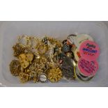 Various costume jewellery and badges