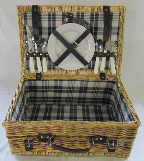 Wicker picnic basket