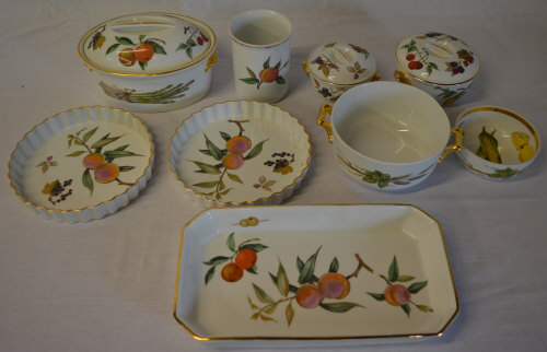 Royal Worcester Evesham table ware and similar octagonal dish