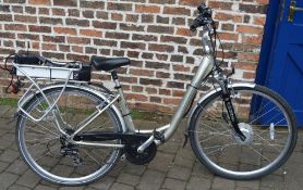 Claude Butler 'Glide 2' electric hybrid bike with charger