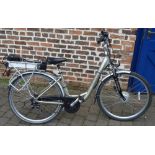 Claude Butler 'Glide 2' electric hybrid bike with charger