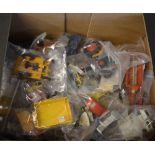 Box of loose die cast vehicles,