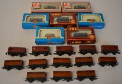 7 Lima/Airfix boxed wagons and various loose Tri-Ang wagons