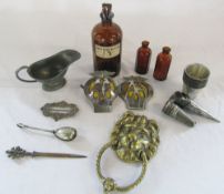 Various items inc AA badges, W C Street & Son 13 Cornmarket Louth bottle, pewter, buckle,