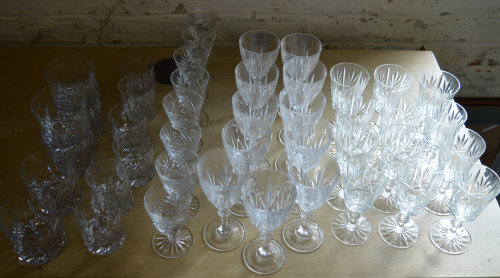 Large quantity of drinking glasses,