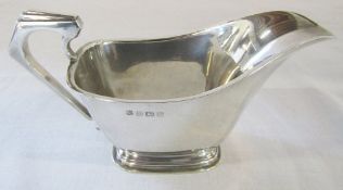 Art Deco style silver sauce boat Birmingham 1939 maker William Neale & Co weight 4.