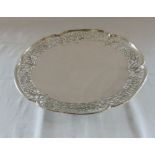 Silver tazza with pierced floral decoration Sheffield 1962 D 28 cm weight 17 ozt