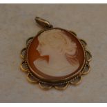 9ct gold cameo pendant, total approx weight 3.