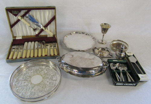 Various silver plate inc trays,