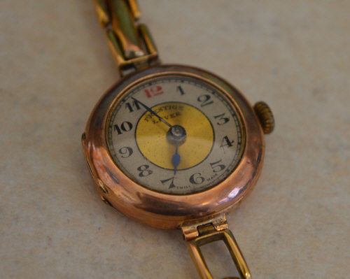 1920s/1930s 9ct gold body wristwatch,