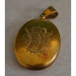 15ct gold keepsake locket with a 15ct gold hanging clasp, total approx weight 16.2g